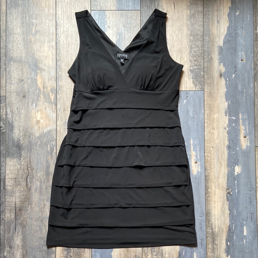 Enfocus Petite Black Sleeveless Knee Length Tiered Bodycon Dress Party Size 10P